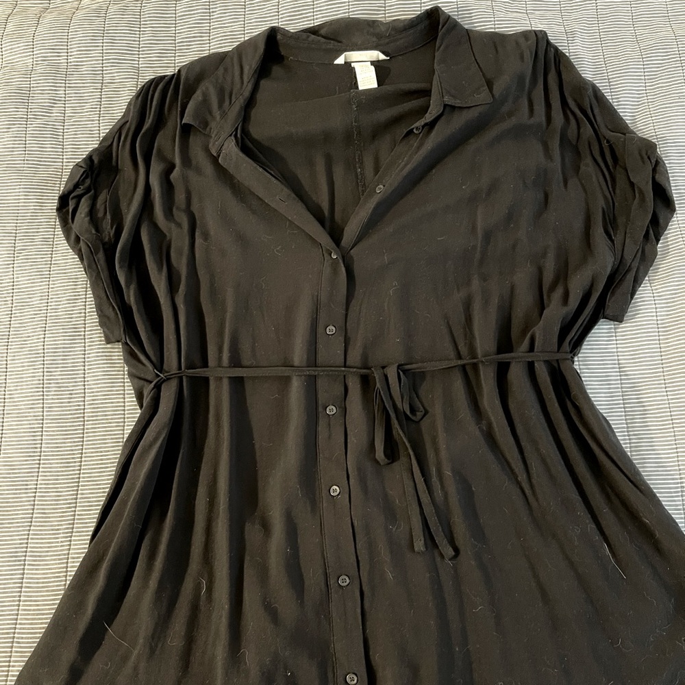 H&M Maternity Button Up Shirt 👚